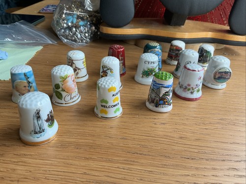 15x various souvenir thimbles - various,