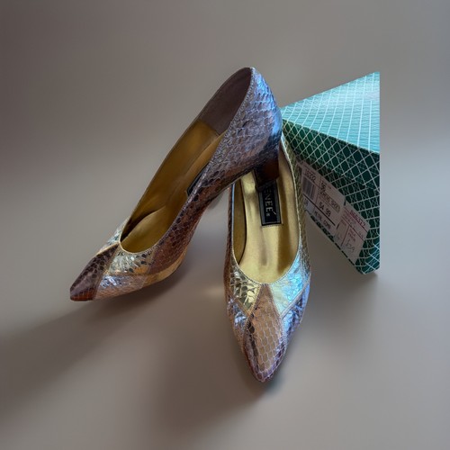 Vintage 1980s gold shoes - vintage,