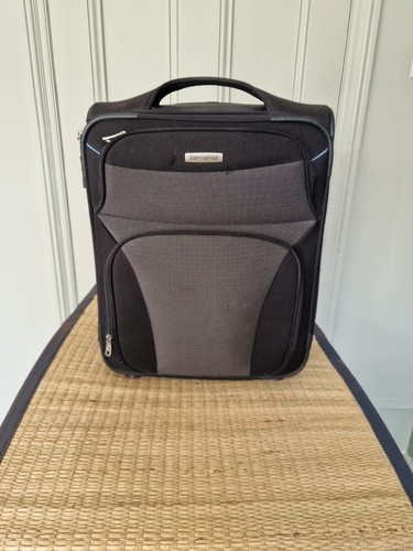 Samsonite black suitcase 49cm - black,