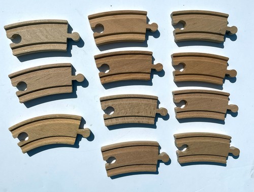10x wooden curved train - train, track
