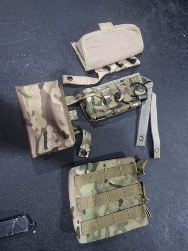 Job lot airsoft - lot, pouches