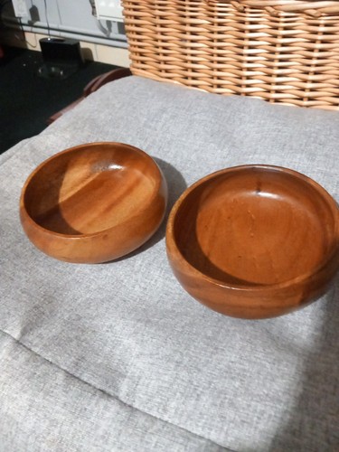 Small wooden bowls - 2,