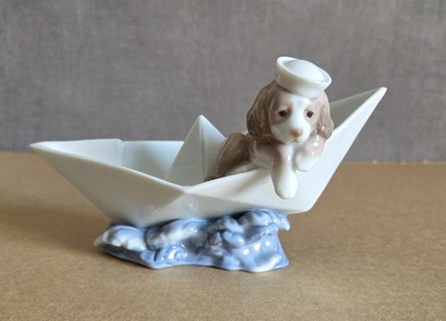 Lladro little stowaway figure - little,