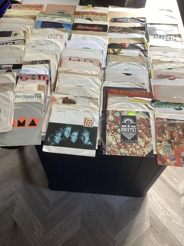100 mixed job lot vinyl - job,