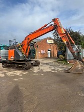 Hitachi ZX 135 US excavator