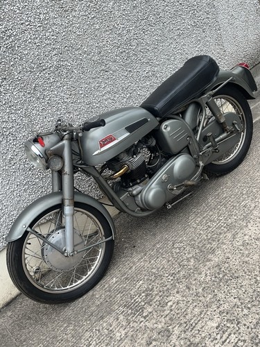 Norton dominator 650 standard - norton,