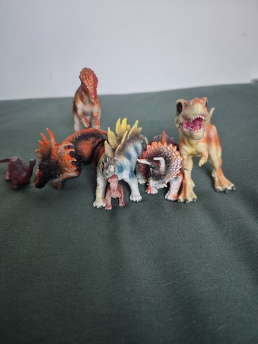 Dinosaurs plastic toy bundle - dinosaurs,