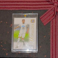 2023-24 Futera Unique World Football #060 Federico Valverde Gold