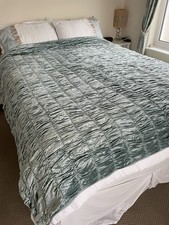 LAURA ASHLEY LARGE AQUA VELOUR