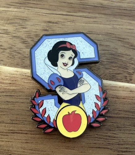 Disney mystery pin loungefly - pin,