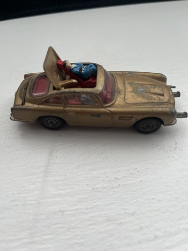 Corgi james bond aston martin - corgi,