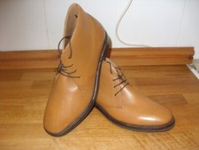 TAN  CHUKKA BOOTS SIZE 8