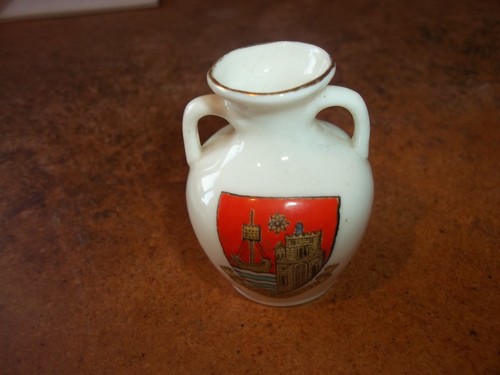 Crested ware china - china, scarborough