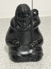 BLACK RESIN INUIT NATIVE AMERICAN MOTHER & BABY FIGURINE BOMA CANADA?