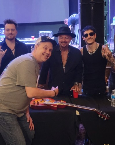 Geoff tate autographed - autographed, guitar