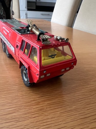 Corgi chubb pathfinder airport - chubb,