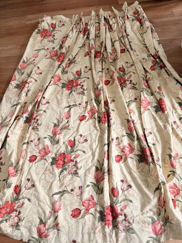 Country house damask brocade