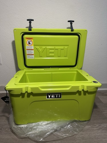 Yeti tundra hard cooler - hard, cooler-