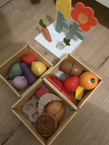 Wooden fruit and vegetables - wooden,