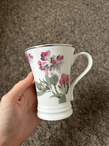 Laura ashley floral fine bone - laura,