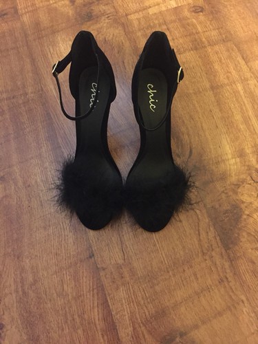Black feather heels size 8 - feather,