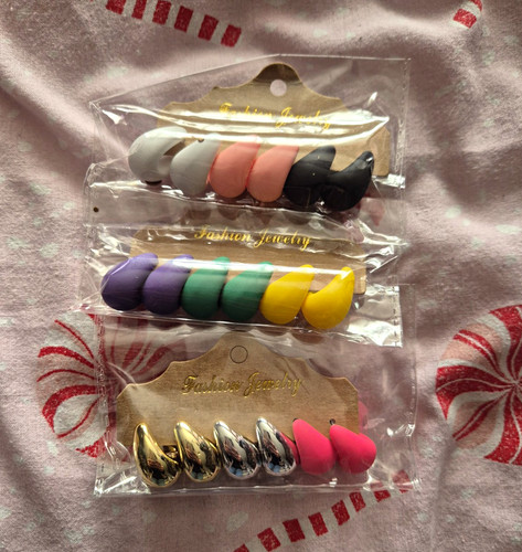 Multicolour plastic round - multicolour,