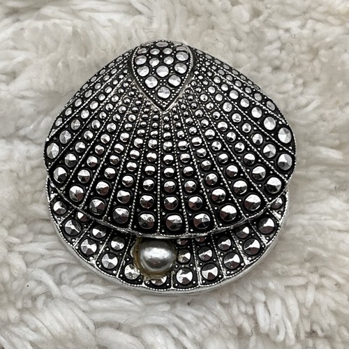 Vintage clam shell brooch - vintage,