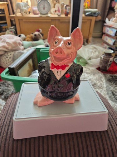 Wade nat west pig money - west,