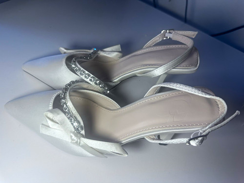 White pointed toe mid block - pointed,