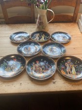 The Legend Of Tutankhamun - set of 8 Decorative Plates w/ gold trim
