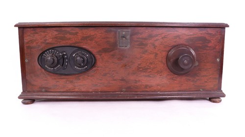 Vintage valve radio 1930s - radio.,