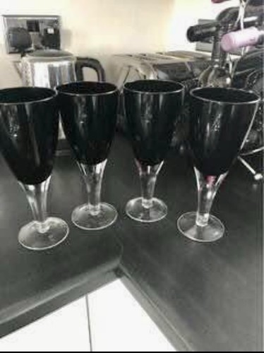 Heavy black glass goblets - 4,