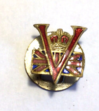 WORLD WAR TWO V FOR VICTORY LAPEL BADGE - CHURCHILL 1945 -MINT  ORIGINAL & RARE!