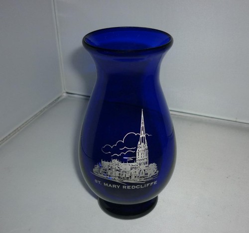 Lovely hand blown signed - blown,