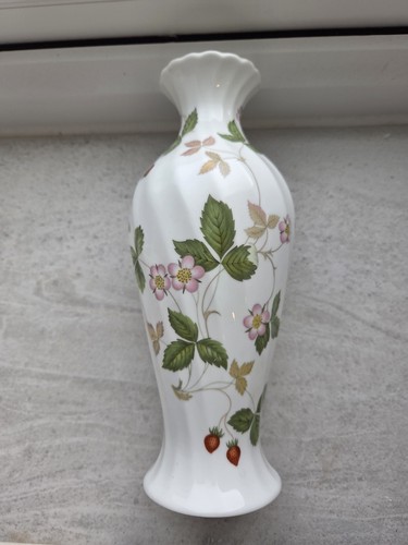 Wedgwood wild strawberry - wedgwood,