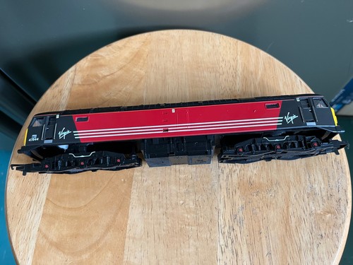 Hornby class 47844 virgin - 47,