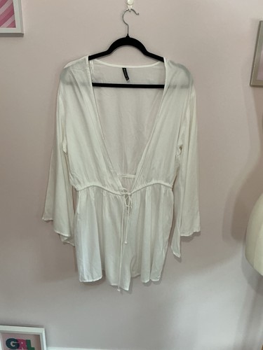 Prettylittlething white beach - prettylittlething,
