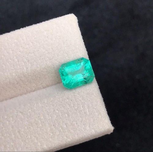 5ct natural zambian green - zambian,