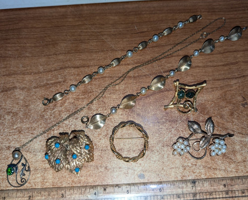 Vintage gold filled jewelry - gold,