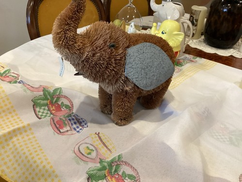 Large elephant - large,