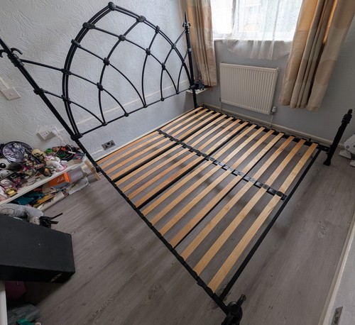 Victorian style metal bed - metal,