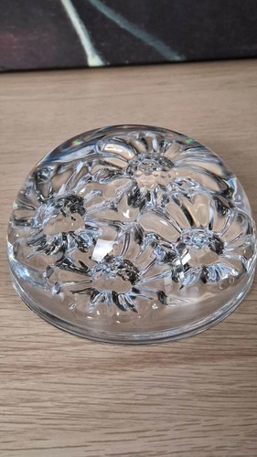 Paperweight glass daisy - -,
