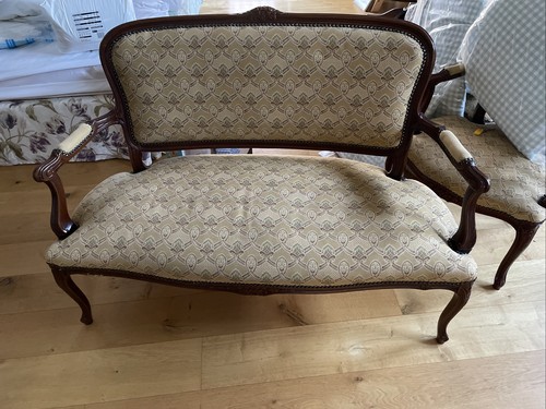 Lounge three piece suite - lounge,