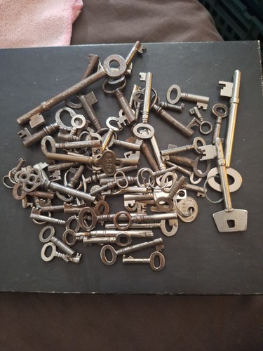 Antique vintage keys - antique/vintage,