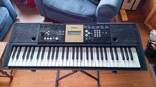 Yamaha EZ-220 Digital Keyboard