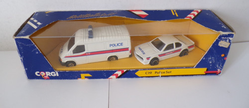 Corgi c19 police gift - corgi, set