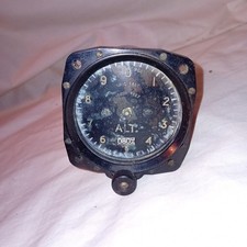 VINTAGE WWII 1941 SPITFIRE or LANCASTER RAF COCKPIT ALTIMETER SPARES or REPAIR