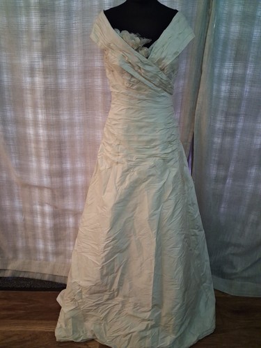 Wedding dress size - 10, ivory