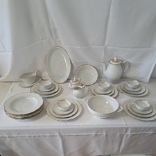 Seltmann Weiden Nora Dinner Service With Large Tea Pot, Sugar Bowl and Milk Jug