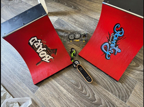 Tech deck fingerboard ramp - tech,